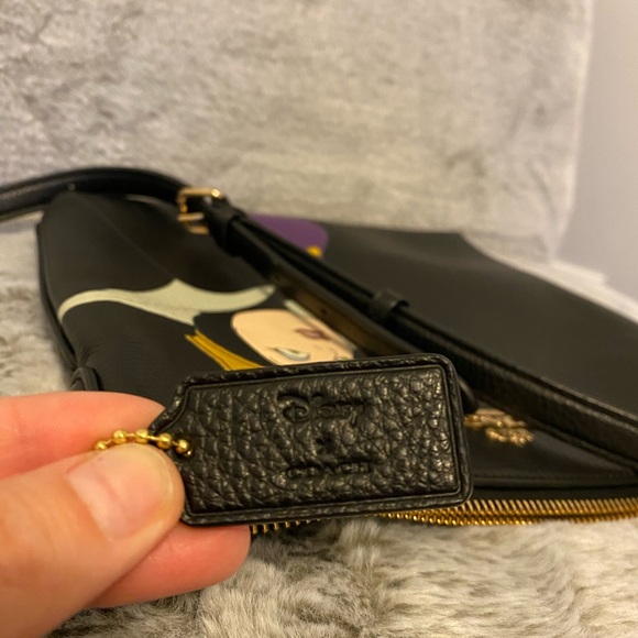 Coach x Disney Rowan file crossbody leather Shoulder Bag with Evil Queen Design - Picture 4 of 15
